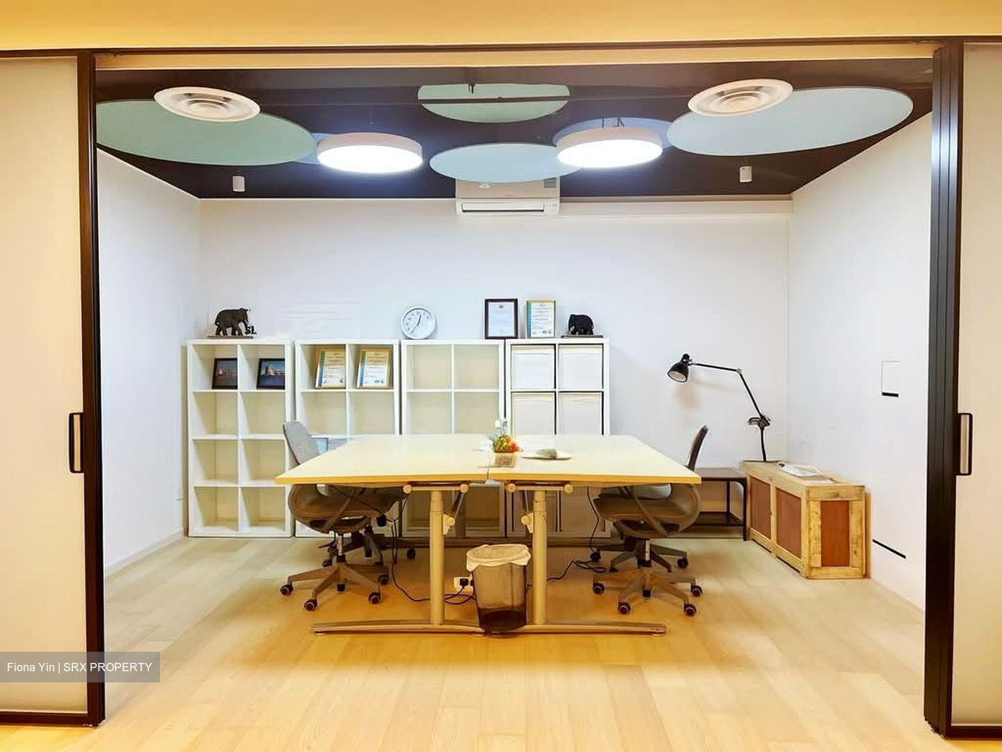 International Plaza (D2), Office #618098151